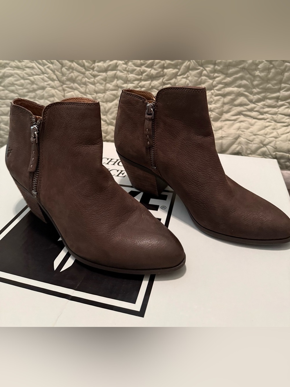Frye Dark Brown Leather Ankle Booties with Side Zip 7M